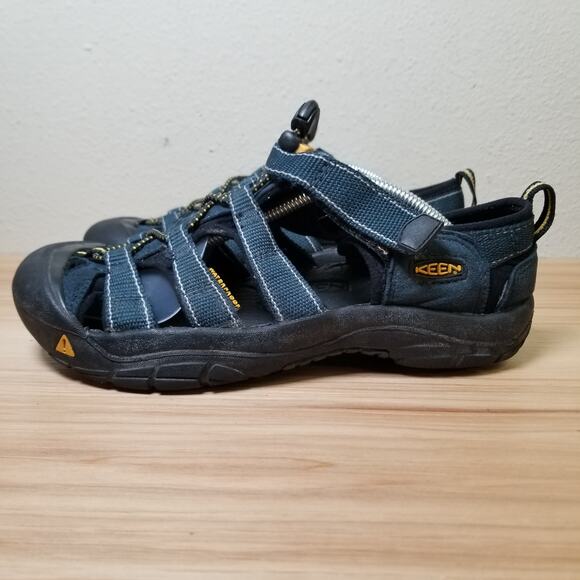 Keen Big Kids Size 6 Newport Closed Toe Water Sandal Dark Blue Hiking Camping - Picture 1 of 12
